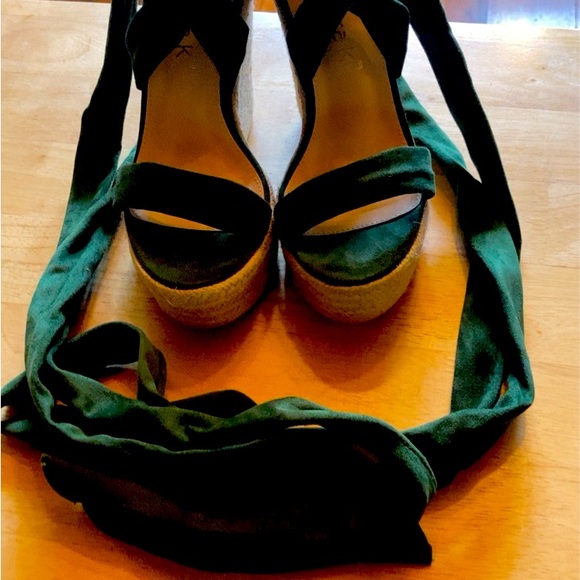 Allegra K dark green dark lace up wedges. Never worn, size 7.5 - Picture 3 of 5